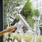 Racleta de Curatare 3 in 1, Flippy, Multifunctional, Pentru Casa si Masina, Pulverizator de Spray, Racleta din Silicon si Burete, 21.5 x 25.7 cm, Alb - imagine 4