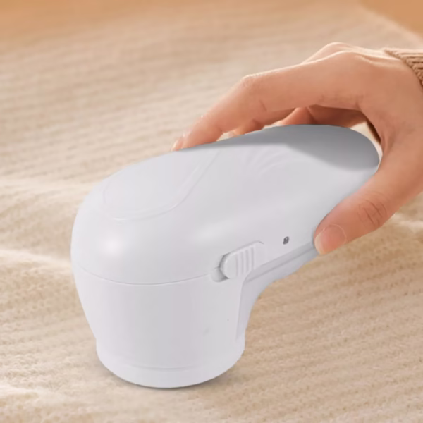 Aparat Scame si Par Haine, Flippy, Electric, USB inclus, Periuta Curatare, pentru Diferite Tesaturi, 13 x 6.8 x 5.8 cm, Alb - imagine 3