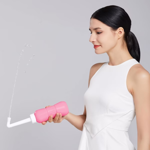 Bideu Portabil pentru Igiena Intima, Flippy, pentru Postpartum/ Postoperator, 450 mL, cu Capac si Husa Galbena, 29.5x7 cm, Culoare Recipient Roz - imagine 8