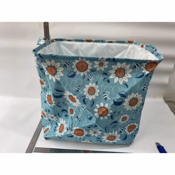 Cos depozitare, Flippy, Capac cu Snur, 175 L, Confectionat din Bumbac si un Strat Impermeabil, 50 x 50 x 70 cm, Albastru Deschis, Imprimeu Flori - imagine 3