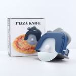 Cutit circular pentru pizza Flippy, 11.5 x 12.5 cm, otel inoxidabil si plastic, capc protectie lama, albastru - imagine 4