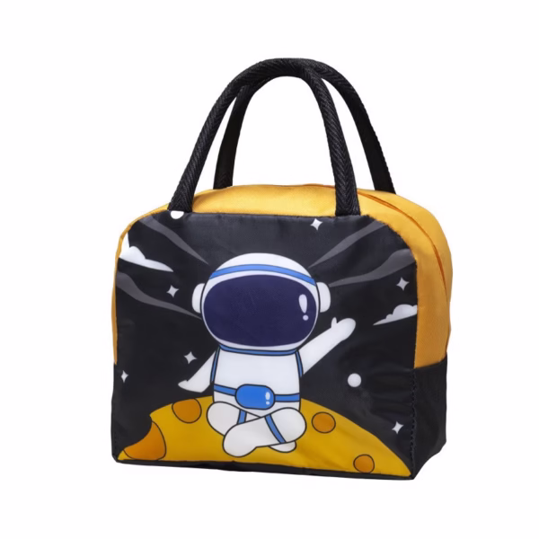 cartoon-insulated-bag-aluminum-foil-lunch-bag-student-lunch-bag-insulated-lunch-box-bag-length-23cm-width-13cm-height-19cm-color-black-astronaut-main-667d29dba67fd Geanta Termoizolanta pentru Copii, Flippy, 23x13x19 cm, Model Imprimeu Astronaut, din Folie de Aluminiu si Panza Oxford, Negru/Portocaliu - imagine 1