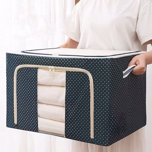 cutie-de-depozitare-pliabila-flippy-cu-fermoar-100-l-textil-60x42x40-cm-bleumarin-cadru-metalic-supo-main-65f9a6284c19c Cutie de Depozitare Pliabila, Flippy, Cu Fermoar, 100 L, Textil, 60x42x40 cm, Albastru Marin, Cadru Metalic, Suport Baza Stabil din Plastic, Imprimeu buline - imagine 1