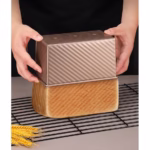 Tava pentru Paine, Flippy, din Otel Carbon, 450 g, cu Capac, Antiaderenta, 21 x 11 x 11.5 cm, Roz Auriu - imagine 6