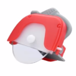 Cutit circular pentru pizza Flippy, 11.5 x 12.5 cm, otel inoxidabil si plastic, capc protectie lama, rosu - imagine 2