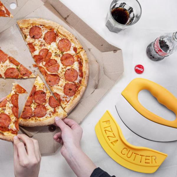 Cutit pentru taiat pizza Flippy, cu protectie din silicon pentru lama, inox, 15.5 cm, galben - imagine 6