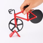 Cutit pizza creativ Flippy, in forma de bicicleta, cu suport pentru cutit, 19 x 12.5 cm, otel/PP, negru - imagine 4