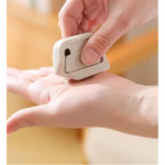 Cutter Portabil, Flippy, din ABS, Magnetic, Lama Ceramica, Autoretractabila, Universal, Alb - imagine 3