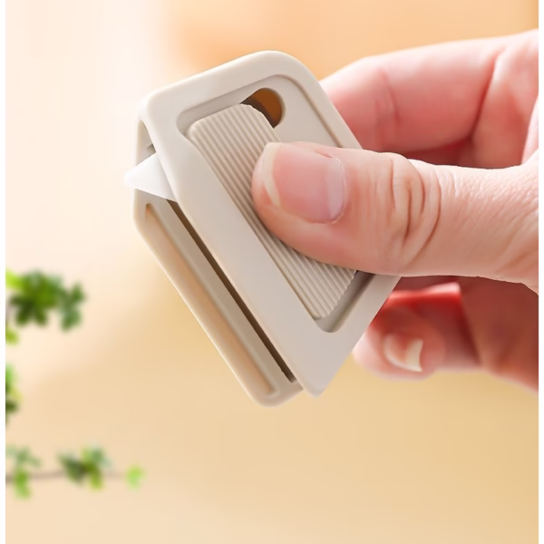 Cutter Portabil, Flippy, din ABS, Magnetic, Lama Ceramica, Autoretractabila, Universal, Alb - imagine 6