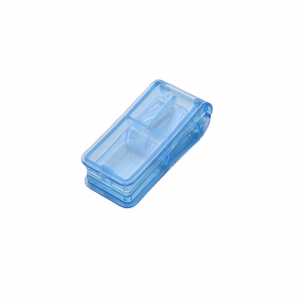 Dispozitiv pentru taiat sau sfaramat medicamente Flippy, material non-toxic, portabil, albastru - imagine 2
