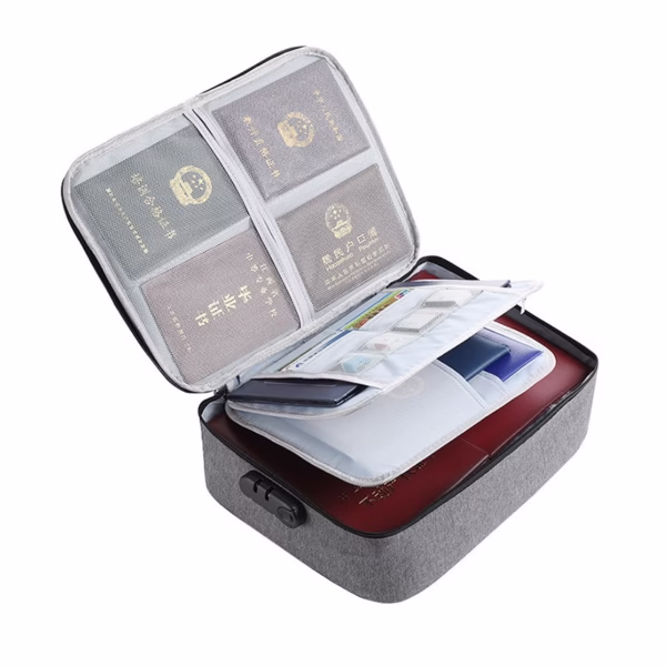 geanta-flippy-pentru-depozitare-acte-si-documente-facturi-carduri-cu-cod-de-securitate-3-compartimen-main-678e01e3edd65 Geanta Flippy pentru Depozitare Acte si Documente, Facturi, Carduri, cu Cod de Securitate, 3 Compartimente, Impermeabila, 37 x 10.5 x 27 cm, Gri - imagine 1