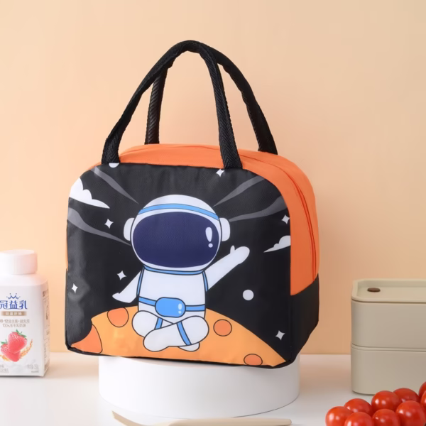 Geanta Termoizolanta pentru Copii, Flippy, 23x13x19 cm, Model Imprimeu Astronaut, din Folie de Aluminiu si Panza Oxford, Negru/Portocaliu - imagine 6