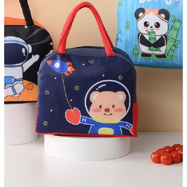Geanta Termoizolanta pentru Copii, Flippy, 23x13x19 cm, Model Imprimeu Ursulet Astronaut, din Folie de Aluminiu si Panza Oxford, Albastru/Rosu - imagine 4