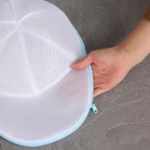 Husa de Spalare Sapca, Flippy, pentru Masina de Spalat, din Poliester, Circumferinta 53 cm, cu Fermoar, Alb/Albastru - imagine 2