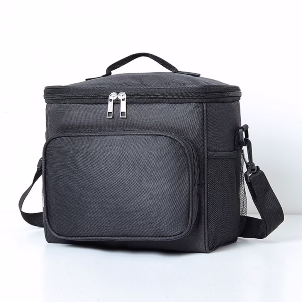 office-workers-lunch-bag-portable-insulated-bag-large-capacity-lunch-box-bag-messenger-picnic-bag-length-26cm-width-17cm-height-24cm-color-black-main-667d24b262f06 Geanta pentru Picnic cu izolare termica, Flippy, Multifunctionala, Compartimentata, 2 Tipuri de Manere, Impermeabila, 26x24x17 cm, Negru - imagine 1