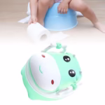 Olita pentru Copii, Flippy, +1an, Portabila, Design Vacuta cu Capac, Model Prietenos, Non-Toxic, cu Manere, Compartiment Detasabil, Perie Inclusa, Usor de Curatat, Verde - imagine 3