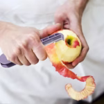 Peeler pentru Legume si Fructe, Flippy, 3.6 x 9.1 cm, Multifunctional, Curatator Pliabil, din ABS si Otel Inoxidabil, Mov - imagine 5