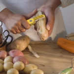 Peeler pentru Legume si Fructe, Flippy, 3.6 x 9.1 cm, Multifunctional, Curatator Pliabil, din ABS si Otel Inoxidabil, Galben - imagine 5