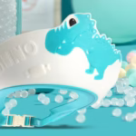 Viziera de Protectie Baie Pentru Copii, Fippy, Model Dinozaur, Dimensiune ajustabila, Durabil, Usor de curatat, Impotriva Samponului, pentru Ochi si Urechi, TPE+PP, 22x21 cm, Albastru - imagine 7
