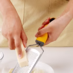 Razatoare manuala Flippy, perie inclusa, Inox, usor de utilizat, 31x6.7 cm, Galben - imagine 6
