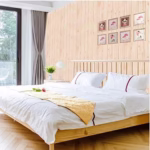 Set 10 Placi Tapet 3D, Flippy, 70 x 70 cm, Grosime 3 mm, din Rasina, Tip Placi de Lemn, Suprafata Acoperita 4.9 mp, Crem Deschis - imagine 3