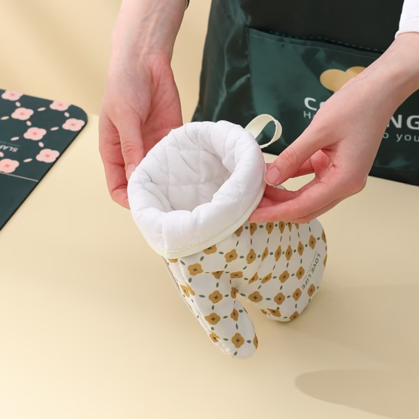 Set 2 manusi cuptor Flippy, manusa de bucatarie,  rezistenta 330 grade, textil si cauciuc, 26.5x18 cm, alb - imagine 9