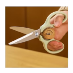 Set foarfeca pentru bucatarie Flippy, curatator legume tip suport, multifunctional, spargator nuci, material ABS si otel inoxidabil, maner ergonomic, 16.8 x 7.8 x 1 cm, verde - imagine 2