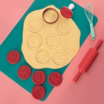 Set 6 stampile pentru prajituri Flippy, tematica de Craciun, din silicon alimentar non-toxic, taietor aluat inclus, 6 cm,  maner din plastic, compact, usor de depozitat, - imagine 3