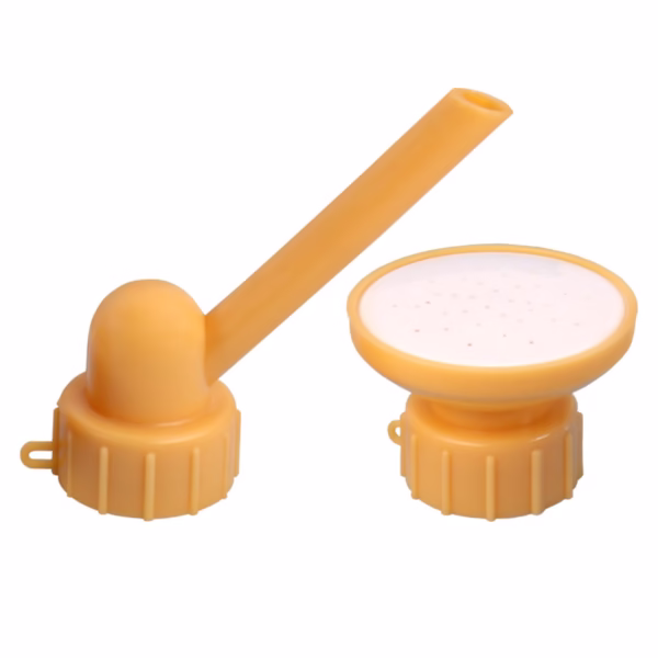 simple-beverage-bottle-nozzle-long-mouth-watering-pot-shower-household-watering-gardening-succulent-irrigation-tool-main-64ae783da6c98 Set 2 capace de sticla pentru irigat florile Flippy, stropitoare si teava, practic si usor de utilizat, portabil, reutilizabil, 8 x 7.5 cm, galben - imagine 1