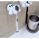 Suport de Baie, Flippy, Multifunctional, pentru Periute/Cabluri, din PVC, cu Ventuza, Model Manusa Mickey Mouse, 7 x 6.5 cm, Alb - imagine 4