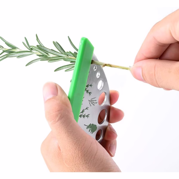 Tocator manual pentru ierburi Flippy, instrument de curatat frunze, margini ascutie, 9 gauri de diferite dimensiuni, multifunctional, material otel inoxidabil, maner ergonomic, rezistent la rugina, 12.3 x 6.9 cm, argintiu - imagine 6