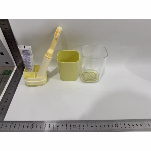 Cana Multifunctionala pentru Voiaj, Flippy, cu Functii de Depozitare si Suport Articole Igiena Dentara, 13 x 6.8 x 6 cm, Galben - imagine 2