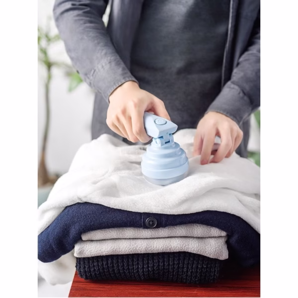 Aparat Pentru Curatat Scame, Par Si Praf, Flippy, Trimmer pentru Diferite Tipuri De Material, Cu Lame Din Otel Inoxidabil, Maner Flexibil, Incarcare Prin USB, 13x8 cm, Albastru - imagine 4
