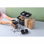 Set 5 Recipiente din Plastic, Flippy, pentru Alimente/Obiecte, Inchidere Ermetica, Textura Ondulata, 4 x 1.5l, 1 x 3.3 l, Transparent - imagine 7