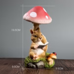 Decoratiune pentru Gradina, Flippy, Lumini LED cu Incarcare solara, 19.5 x 9.5 x 9.5 cm, Model Ciuperca cu Veverita care Citeste, Maro - imagine 3