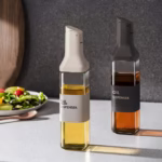 Dispenser pentru Ulei, Flippy, Deschidere si Inchidere Automata a Rezervorul, cu Inductie Gravitationala, 500 ml, 29.5x6x6 cm, Alb - imagine 2
