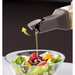 Dispenser pentru Ulei, Flippy, Deschidere si Inchidere Automata a Rezervorul, cu Inductie Gravitationala, 500 ml, 29.5x6x6 cm, Gri - imagine 4