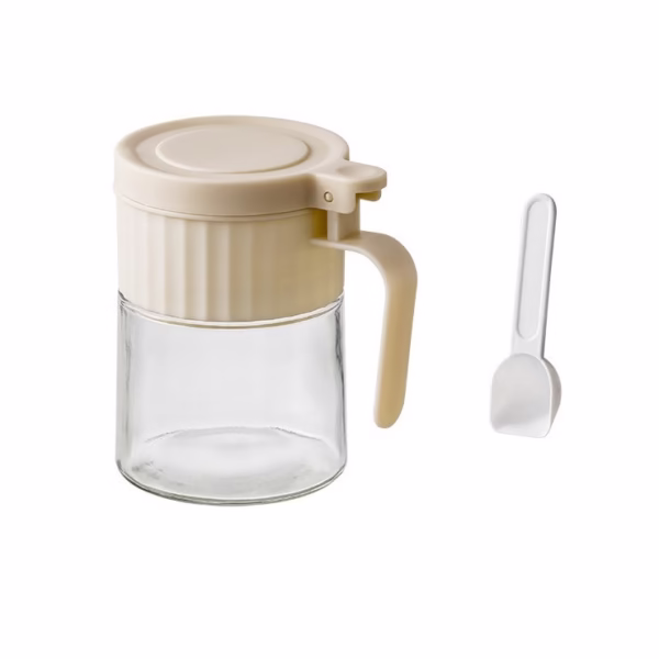 recipient-condimente-flippy-din-sticla-180-ml-cu-maner-si-lingurita-alb-main-683fe1715f289 Recipient Condimente, Flippy, din Stilca, 180 ml, cu Maner si Lingurita, 10.6 x 7 x 7 cm, Capac Mat, Alb - imagine 1